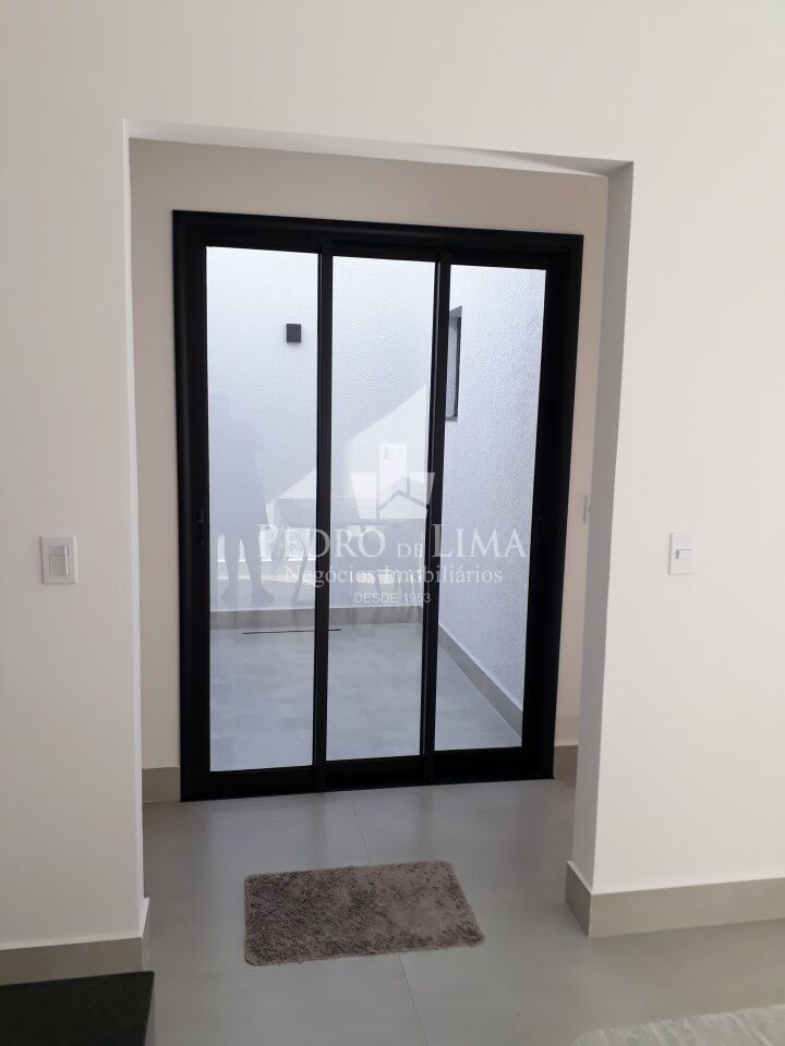Casa Térrea em Mogi das Cruzes com espaço Gourmet. 3 quartos sendo 1 suíte e 1 vaga de garagem