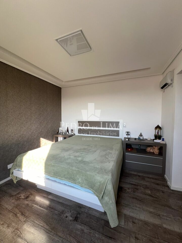 Apartamento cobertura 3 quartos 4 vagas na Água Rasa. Condomínio Oxford.