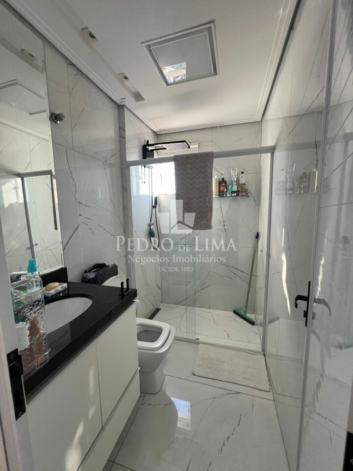 Apartamento cobertura 3 quartos 4 vagas na Água Rasa. Condomínio Oxford.