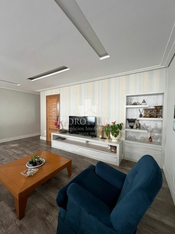Apartamento cobertura 3 quartos 4 vagas na Água Rasa. Condomínio Oxford.