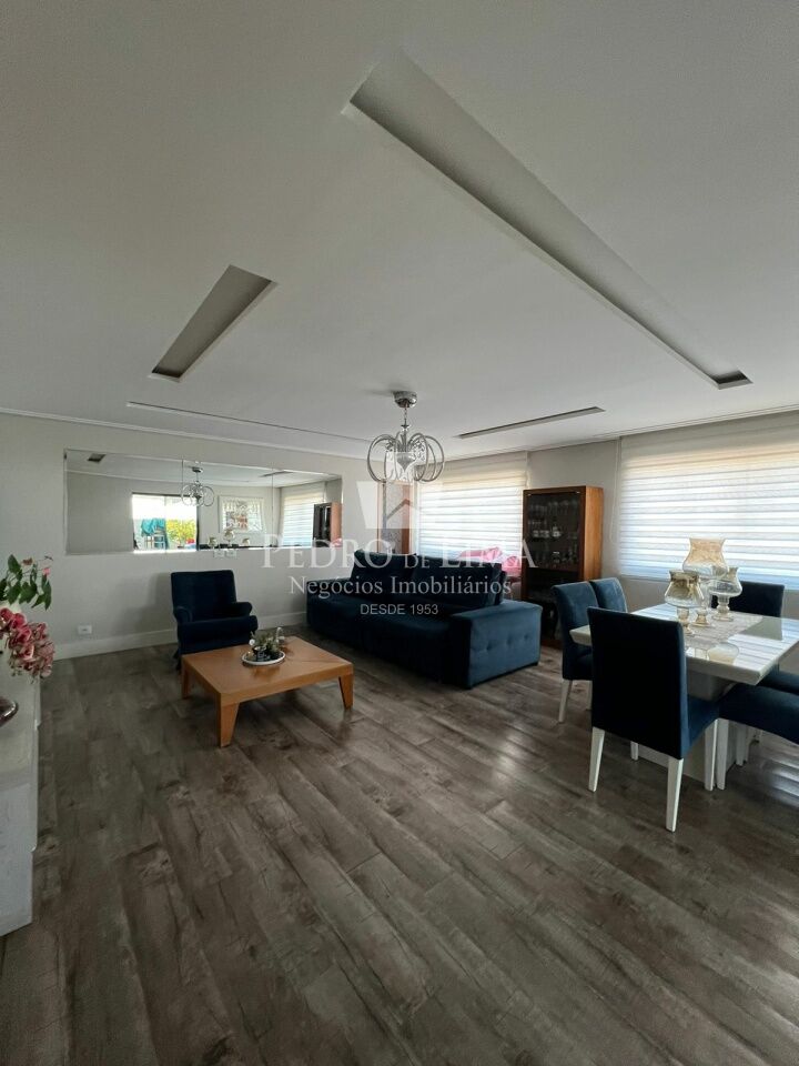 Apartamento cobertura 3 quartos 4 vagas na Água Rasa. Condomínio Oxford.