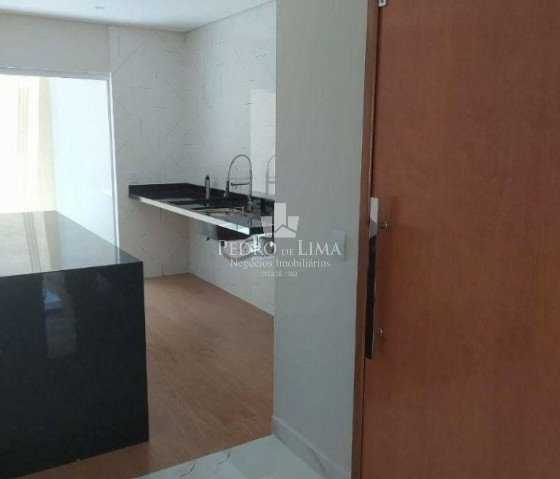 Sobrado Frontal, 3 quartos, 1 suíte, 5 vagas na Vila Carrão