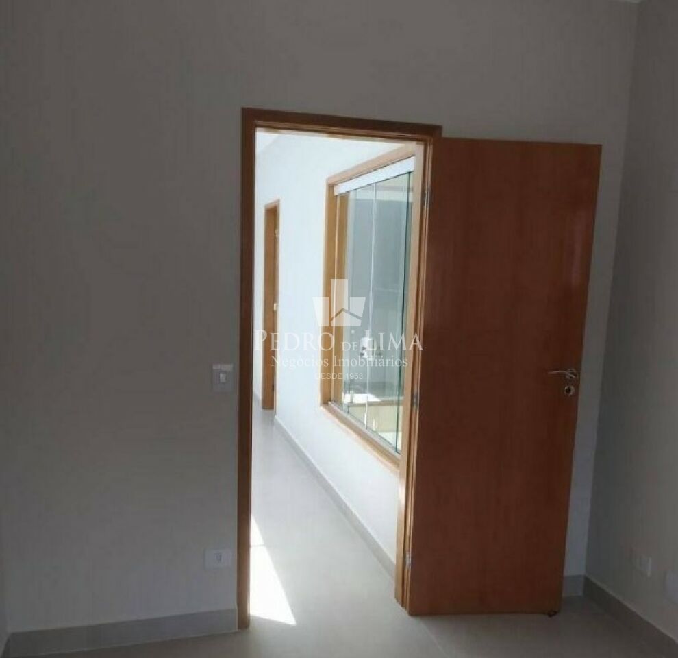Sobrado Frontal, 3 quartos, 1 suíte, 5 vagas na Vila Carrão
