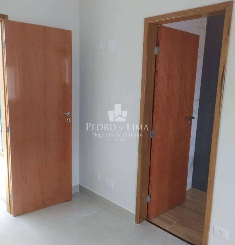 Sobrado Frontal, 3 quartos, 1 suíte, 5 vagas na Vila Carrão