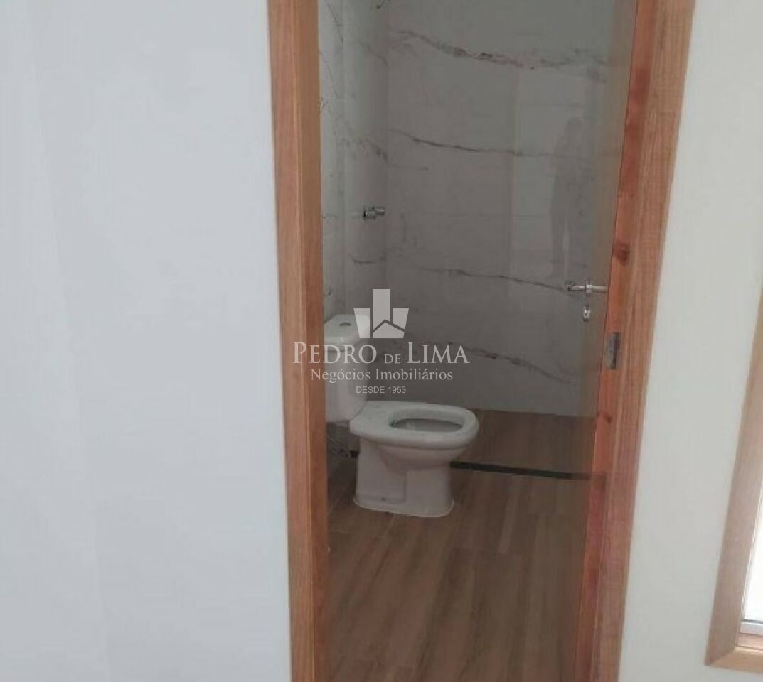 Sobrado Frontal, 3 quartos, 1 suíte, 5 vagas na Vila Carrão