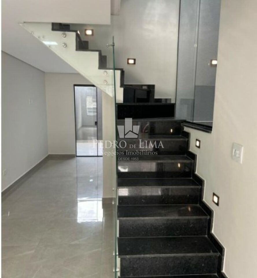 Sobrado Frontal, 3 quartos, 2 suítes, 4 vagas na Vila Carrão
