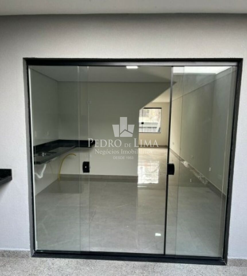 Sobrado Frontal, 3 quartos, 2 suítes, 4 vagas na Vila Carrão