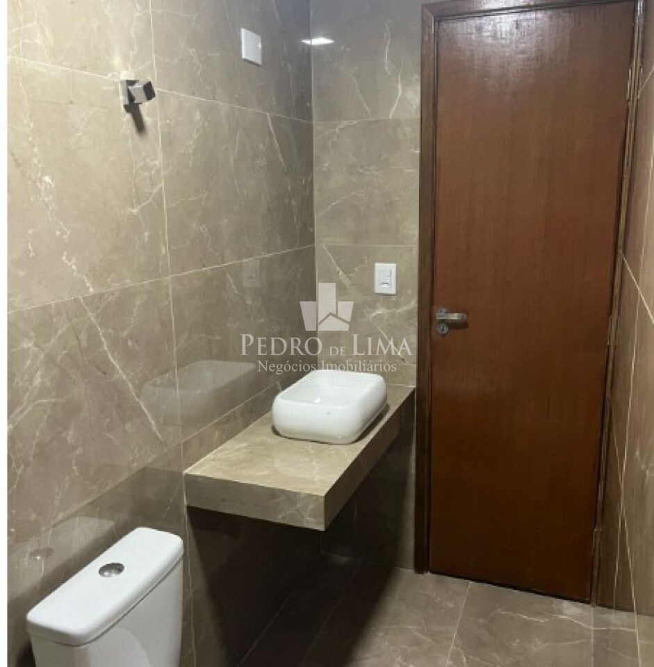 Sobrado Frontal, 3 quartos, 2 suítes, 4 vagas na Vila Carrão