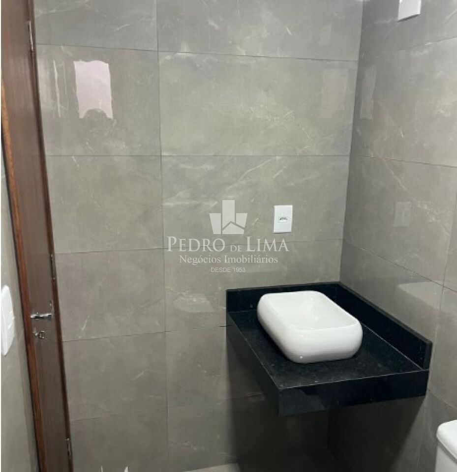 Sobrado Frontal, 3 quartos, 2 suítes, 4 vagas na Vila Carrão