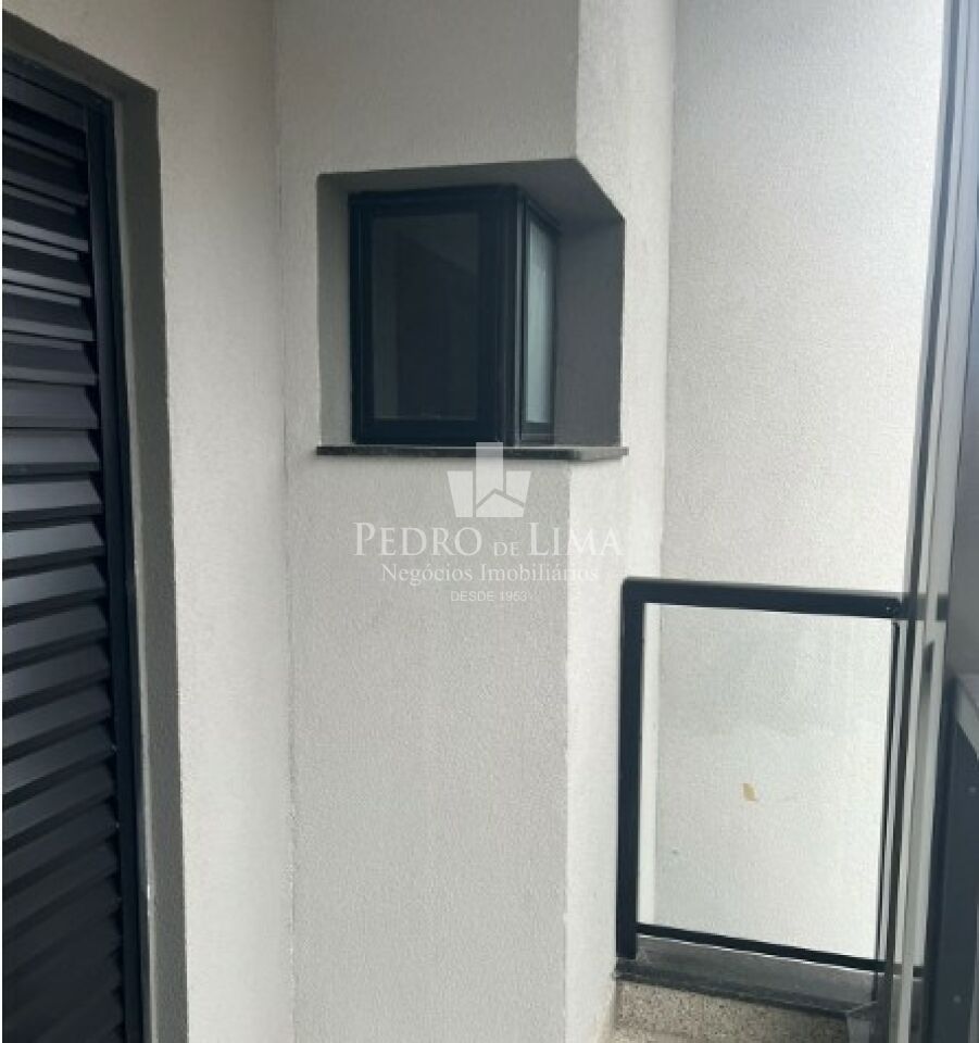 Sobrado Frontal, 3 quartos, 2 suítes, 4 vagas na Vila Carrão