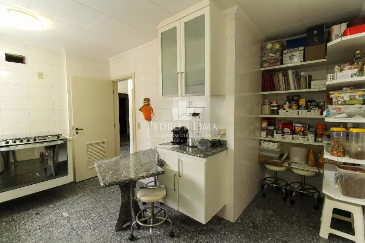 Apartamento com móveis planejados, Condomínio Astúrias no Anália Franco