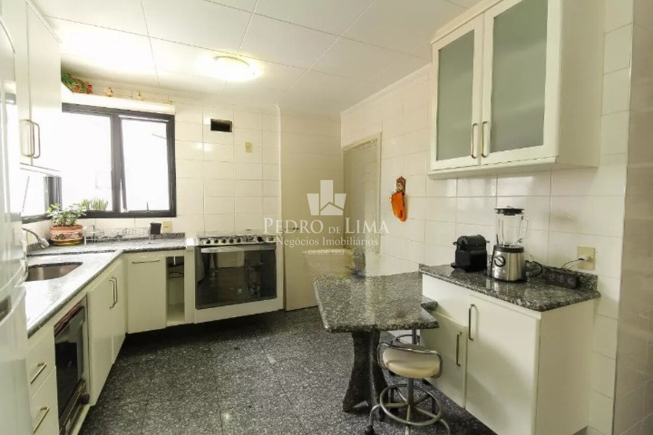 Apartamento com móveis planejados, Condomínio Astúrias no Anália Franco