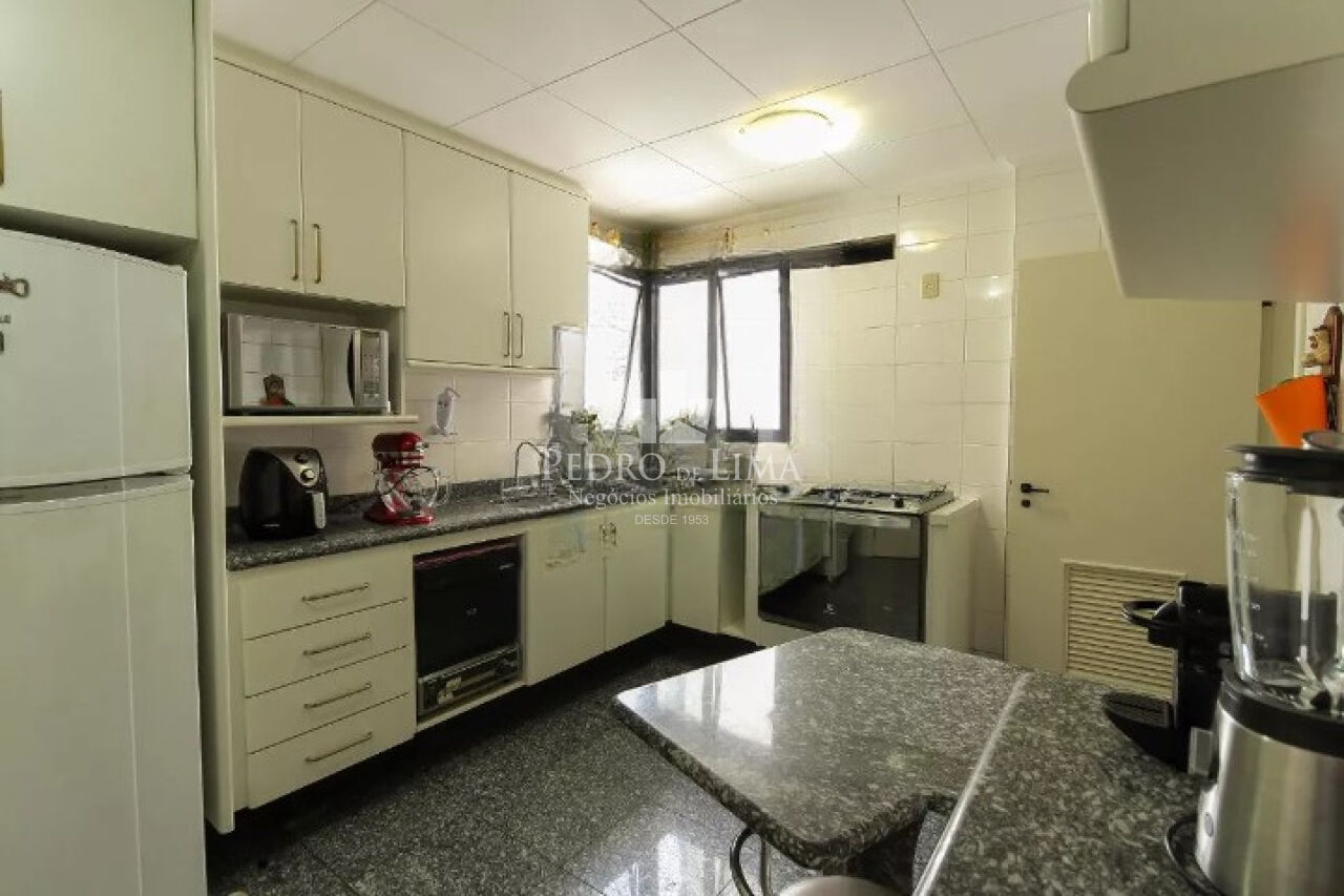 Apartamento com móveis planejados, Condomínio Astúrias no Anália Franco