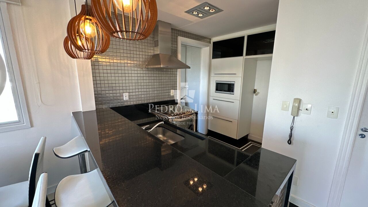 Duplex com 1 quarto, suíte, 2 vagas, Anália Franco. Condomínio Pozelli Loft Plus.