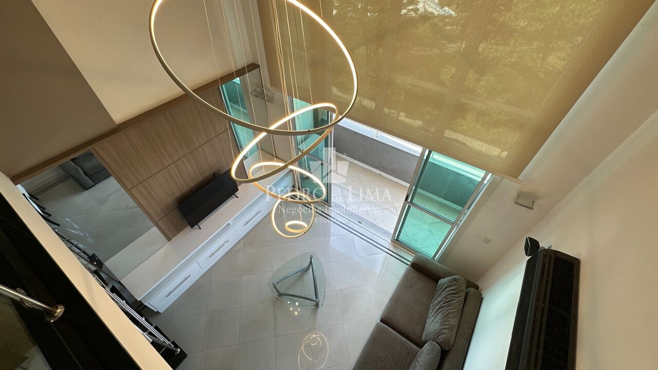 Duplex com 1 quarto, suíte, 2 vagas, Anália Franco. Condomínio Pozelli Loft Plus.