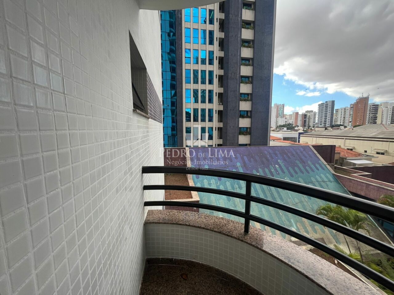 Apartamento 3 quartos, 2 vagas no Anália Franco. Condomínio Firenze & Venezia.