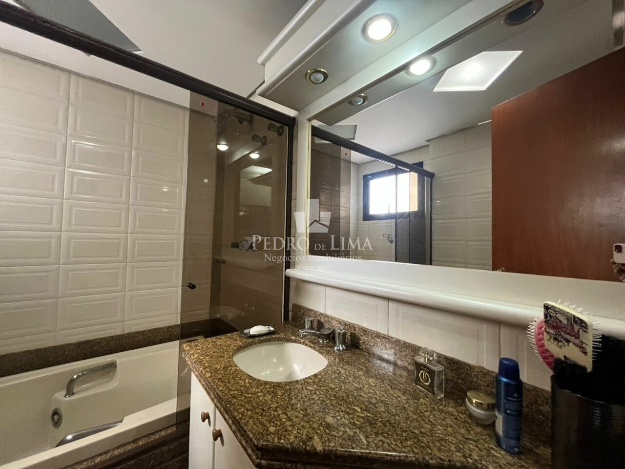 Apartamento 3 quartos, 2 vagas no Anália Franco. Condomínio Firenze & Venezia.