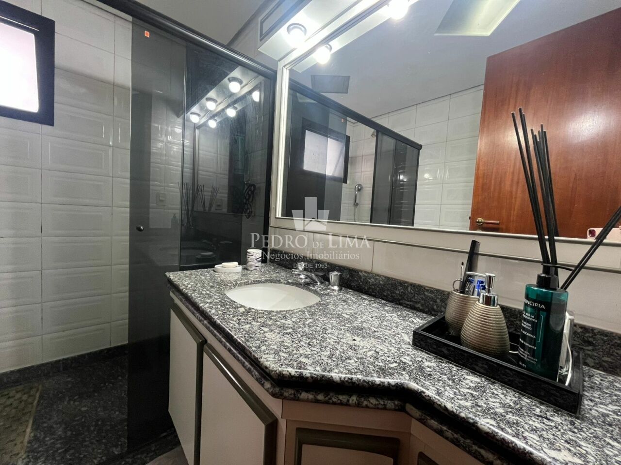Apartamento 3 quartos, 2 vagas no Anália Franco. Condomínio Firenze & Venezia.