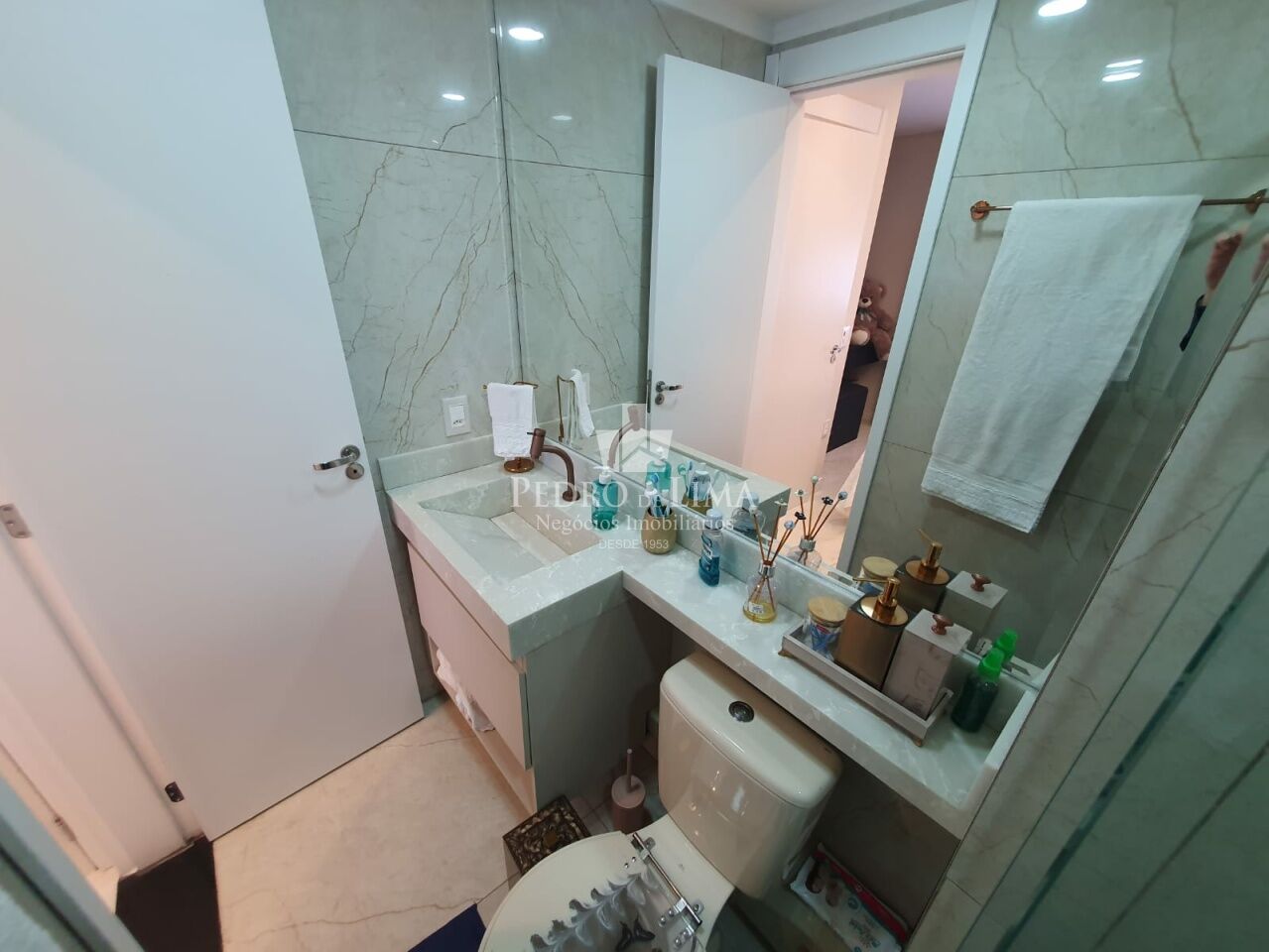 Apartamento mobiliado no Tatuapé, 67m², 3 quartos sendo 1 suíte e 1 vaga. Condomínio Teg Vila Carrão
