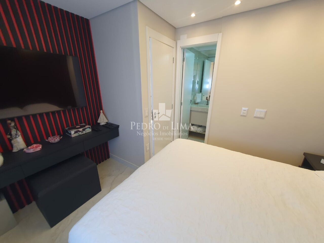 Apartamento mobiliado no Tatuapé, 67m², 3 quartos sendo 1 suíte e 1 vaga. Condomínio Teg Vila Carrão