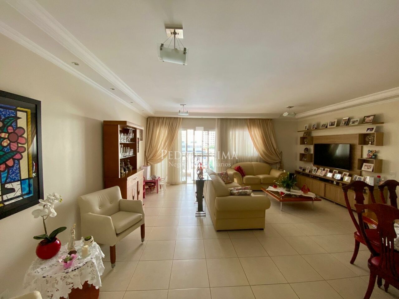 imagem do imovel Apartamento com 3 suítes e 3 vagas no condomínio Champs Elysees ref: TP28274
