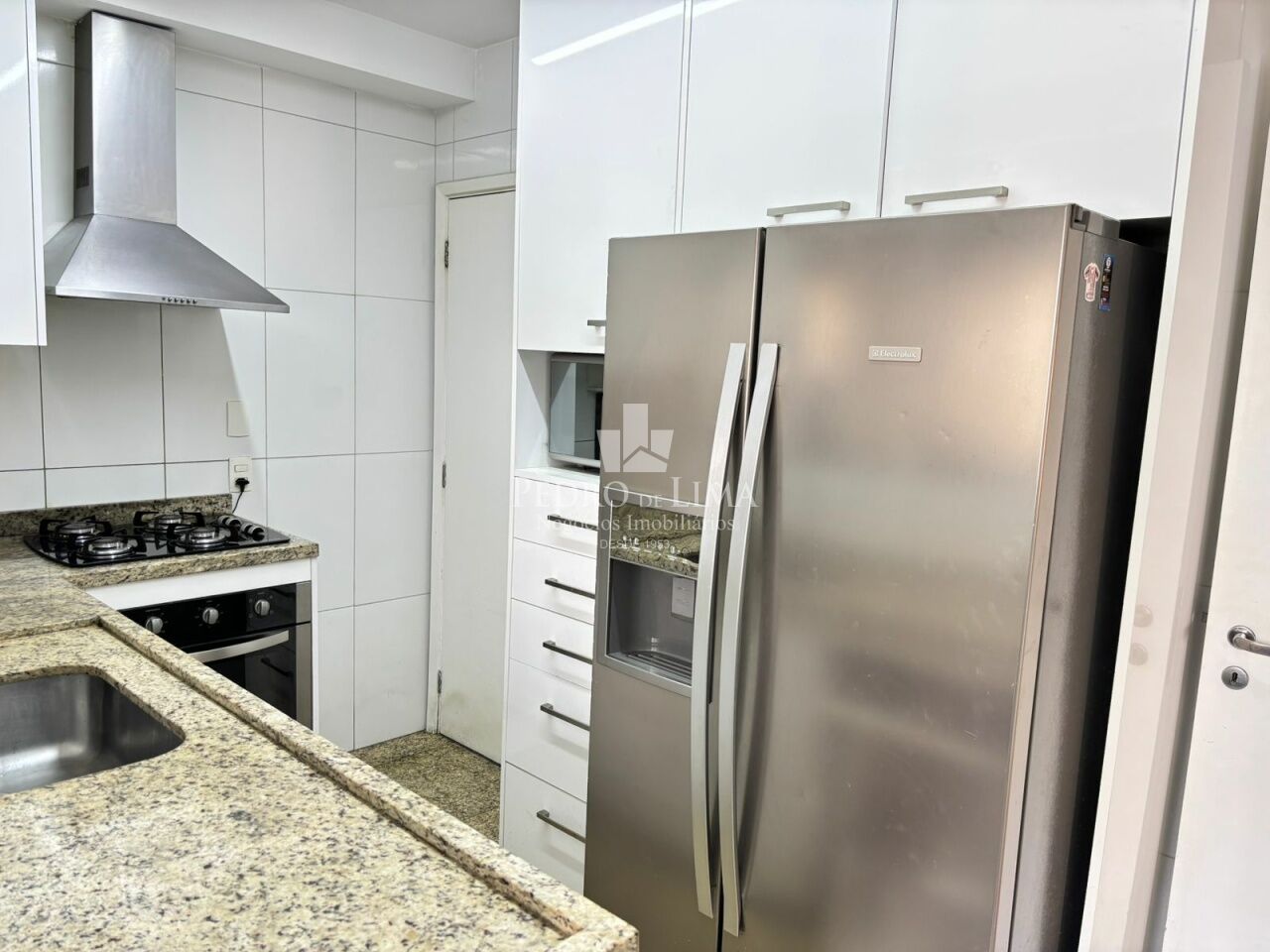 Apartamento 106m², 4 quartos 1 suíte, 2 vagas e varanda gourmet. Tatuapé Condominium Club