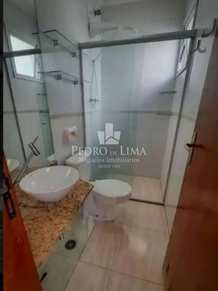 Sobrado com Espaço Gourmet 3 quartos sendo 1 suite, 2 vagas de garagem Agua Rasa
