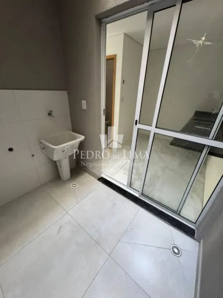 Sobrado 3 quartos sendo 1 suíte com sacada, 2 vagas de garagem