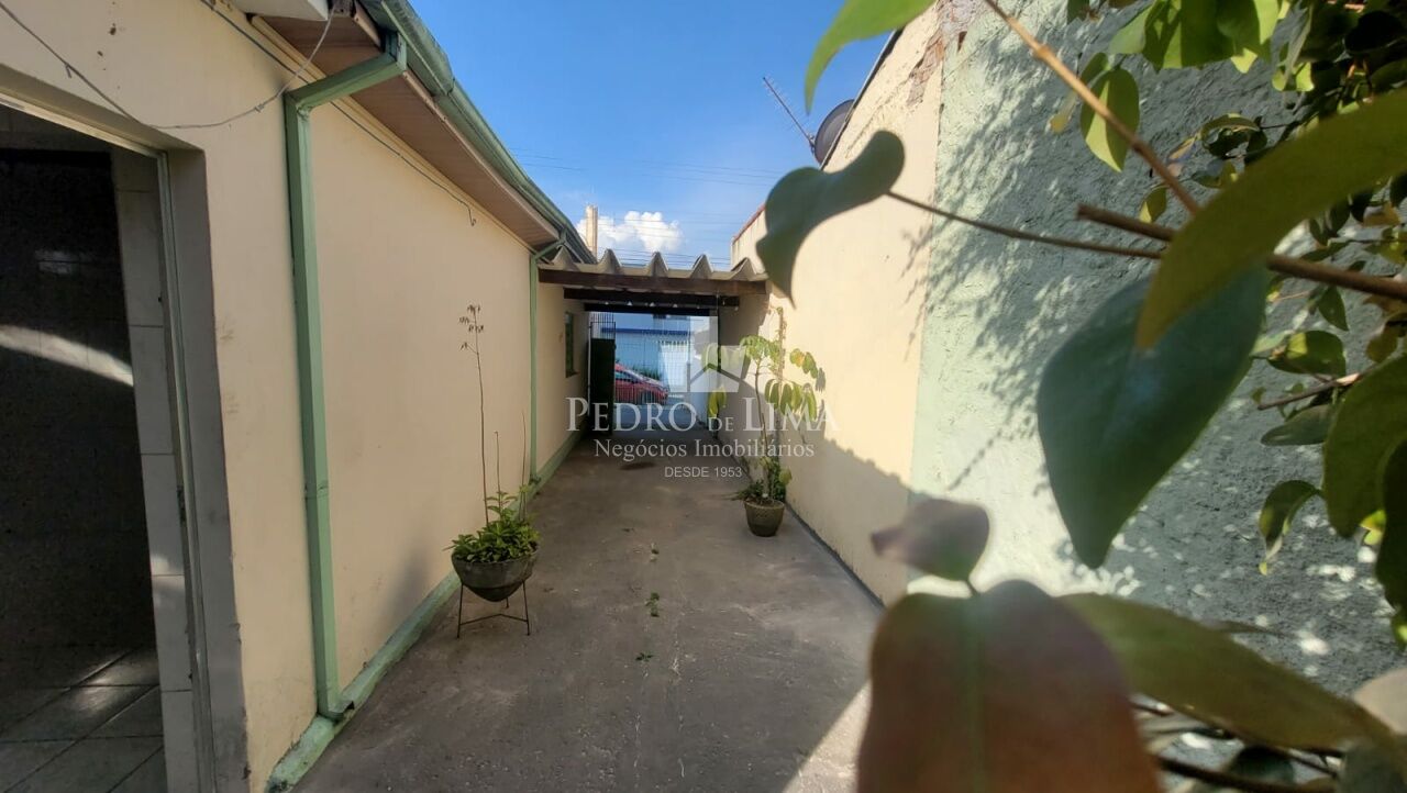 Casa Térrea com Edícula 3 quartos, 4 vagas de garagem - Aricanduva