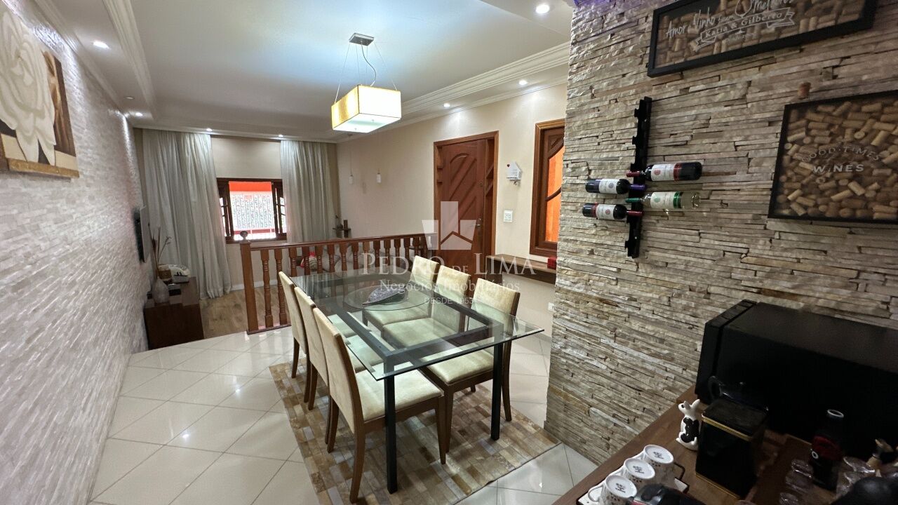 Sobrado com 4 quartos (1 suíte), 2 vagas - Vila Antonieta - Aricanduva
