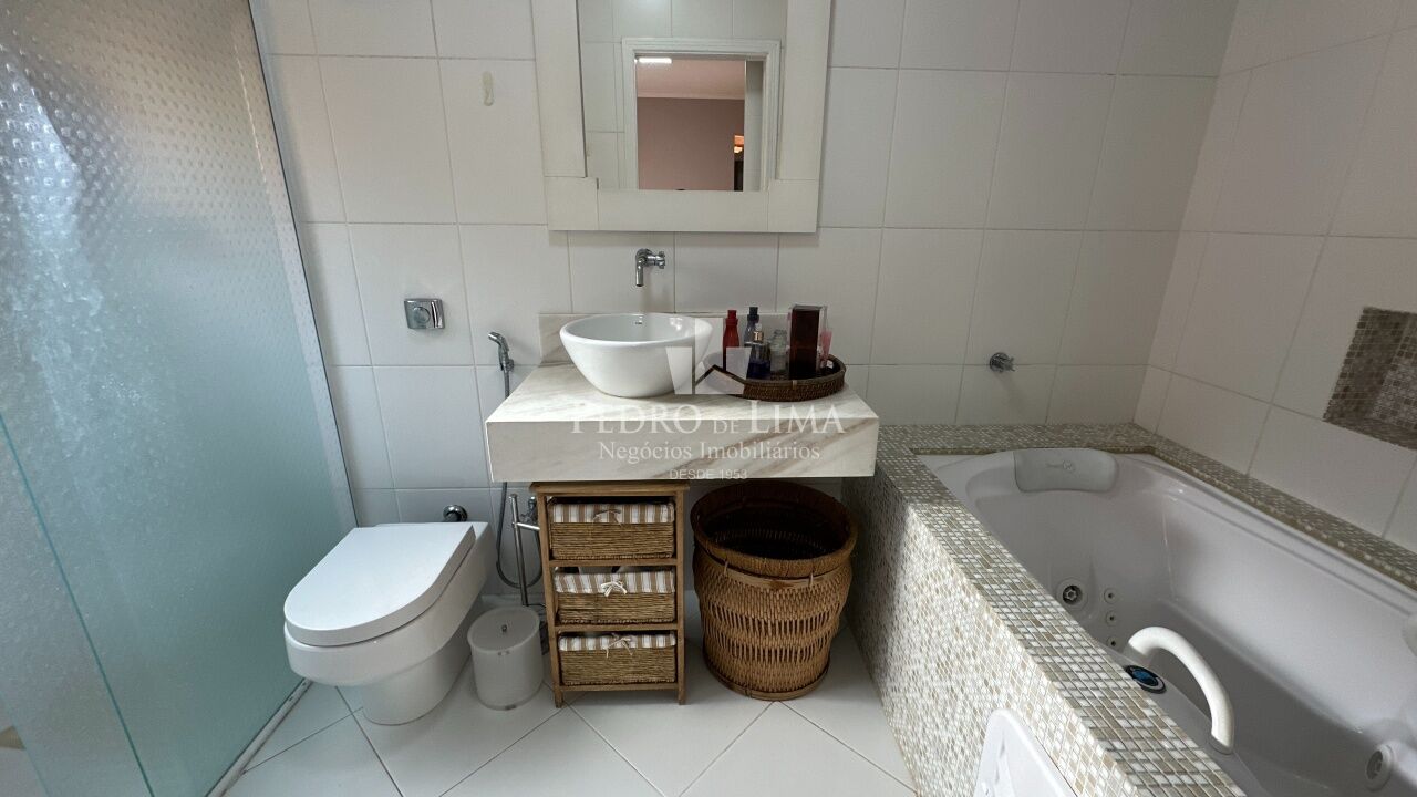 Sobrado com 4 quartos (1 suíte), 2 vagas - Vila Antonieta - Aricanduva