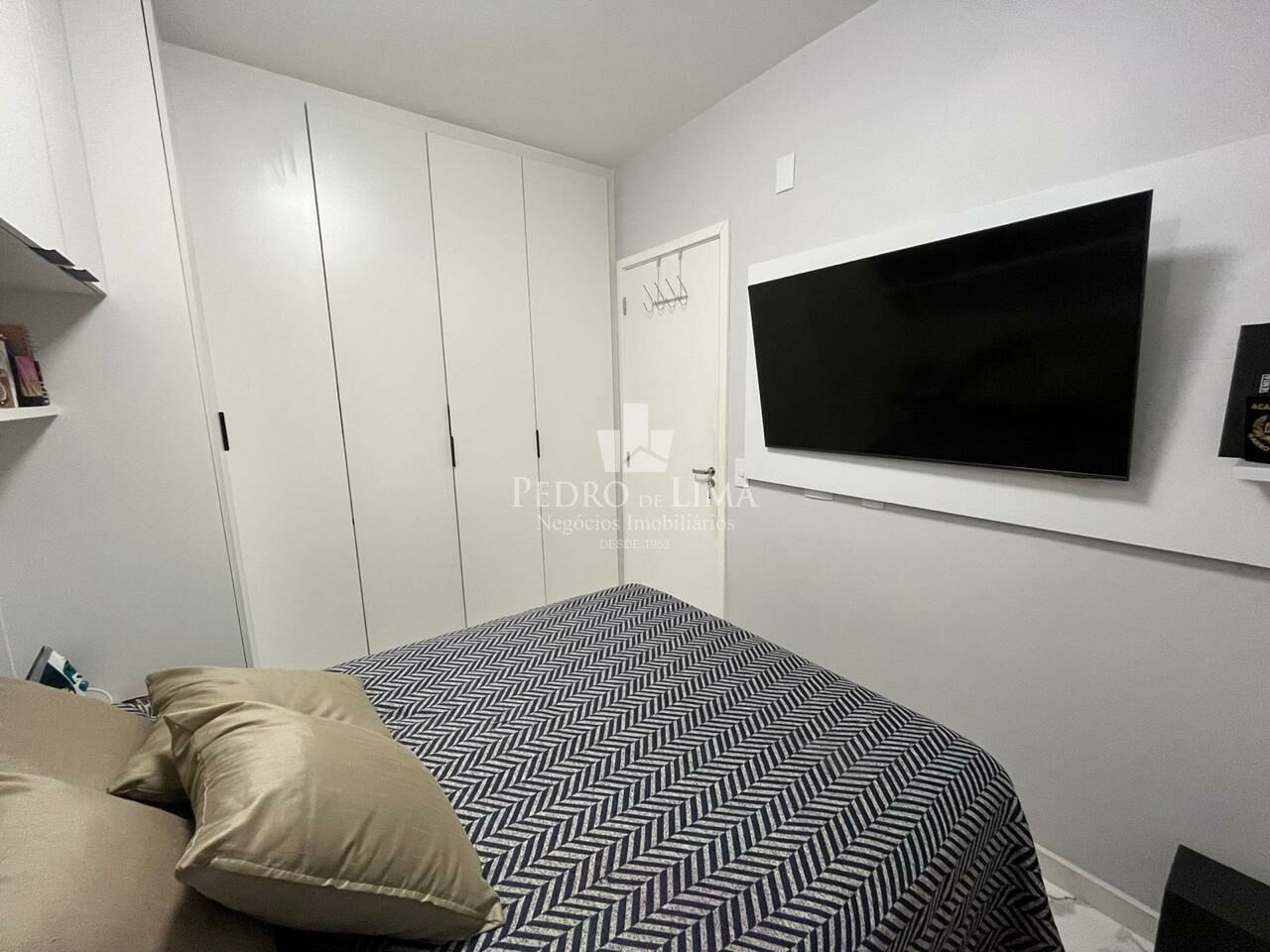 Apartamento 38m², 2 Quartos, sala com sacada, na Vila Invernada