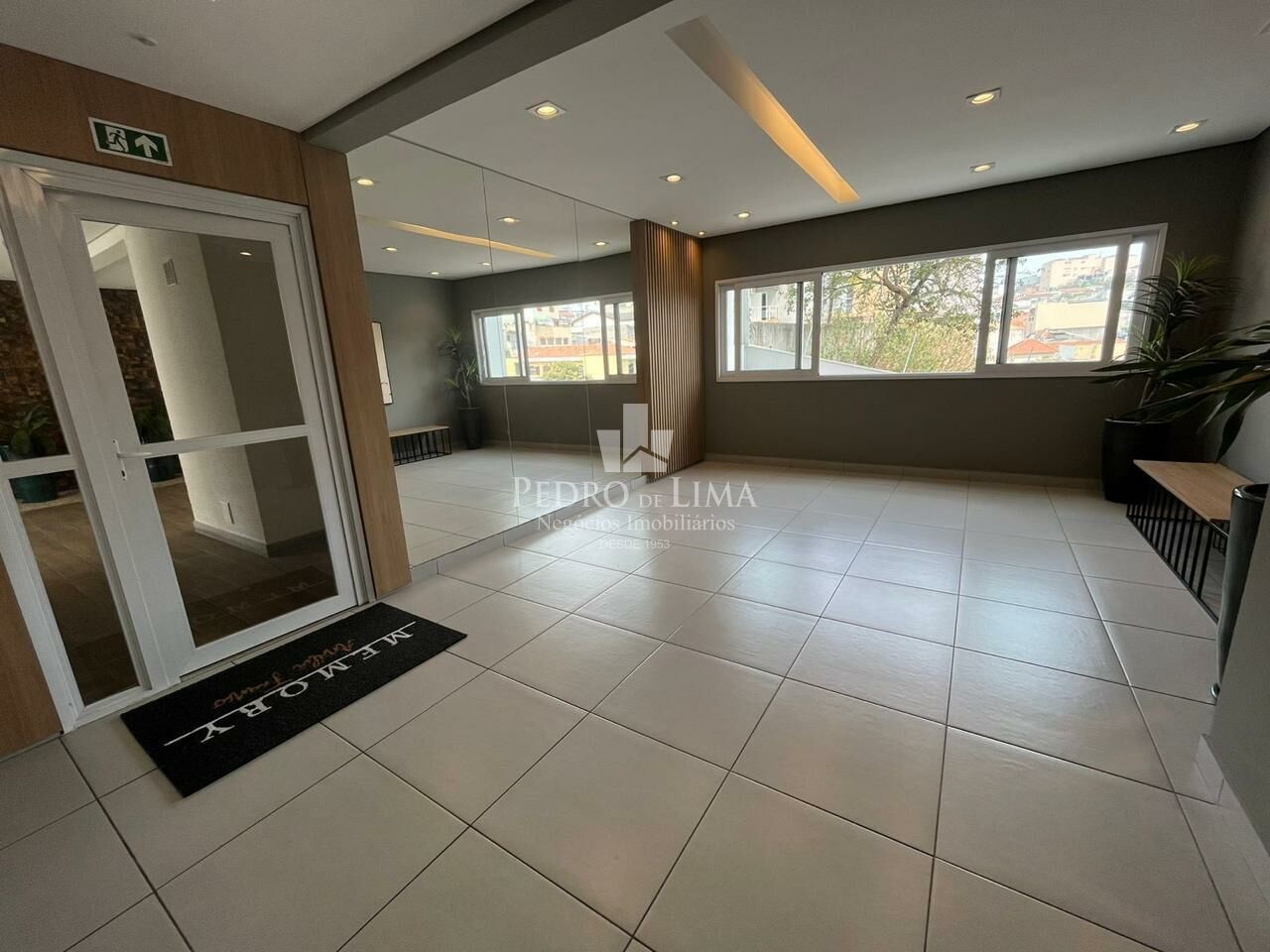 Apartamento 38m², 2 Quartos, sala com sacada, na Vila Invernada
