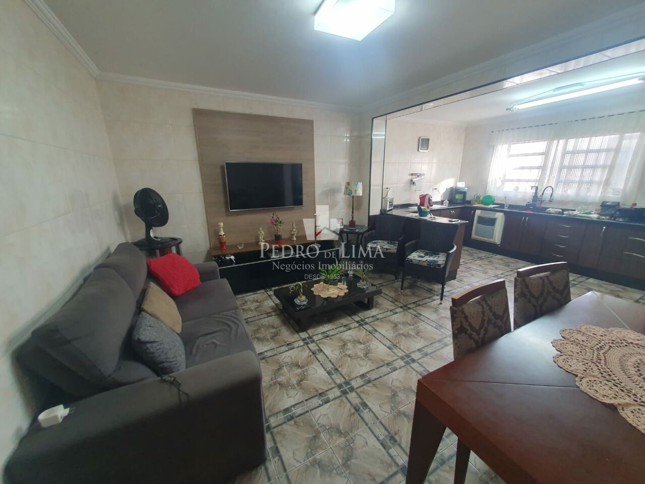 imagem do imovel Sobrado Frontal, 4 dormitórios, 2 vagas na Água Rasa ref: TP28451