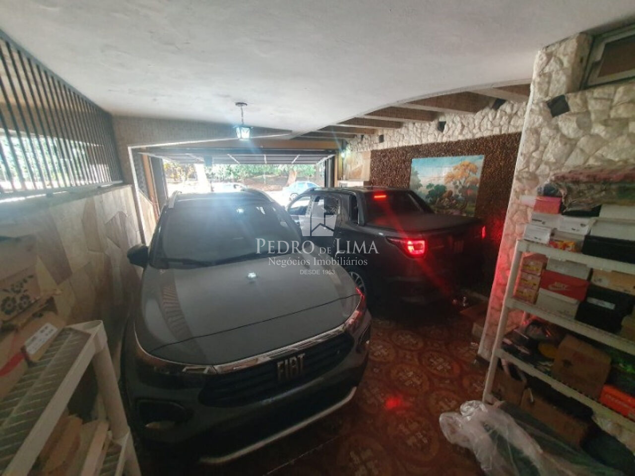 Sobrado Frontal, 4 dormitórios, 2 vagas na Água Rasa