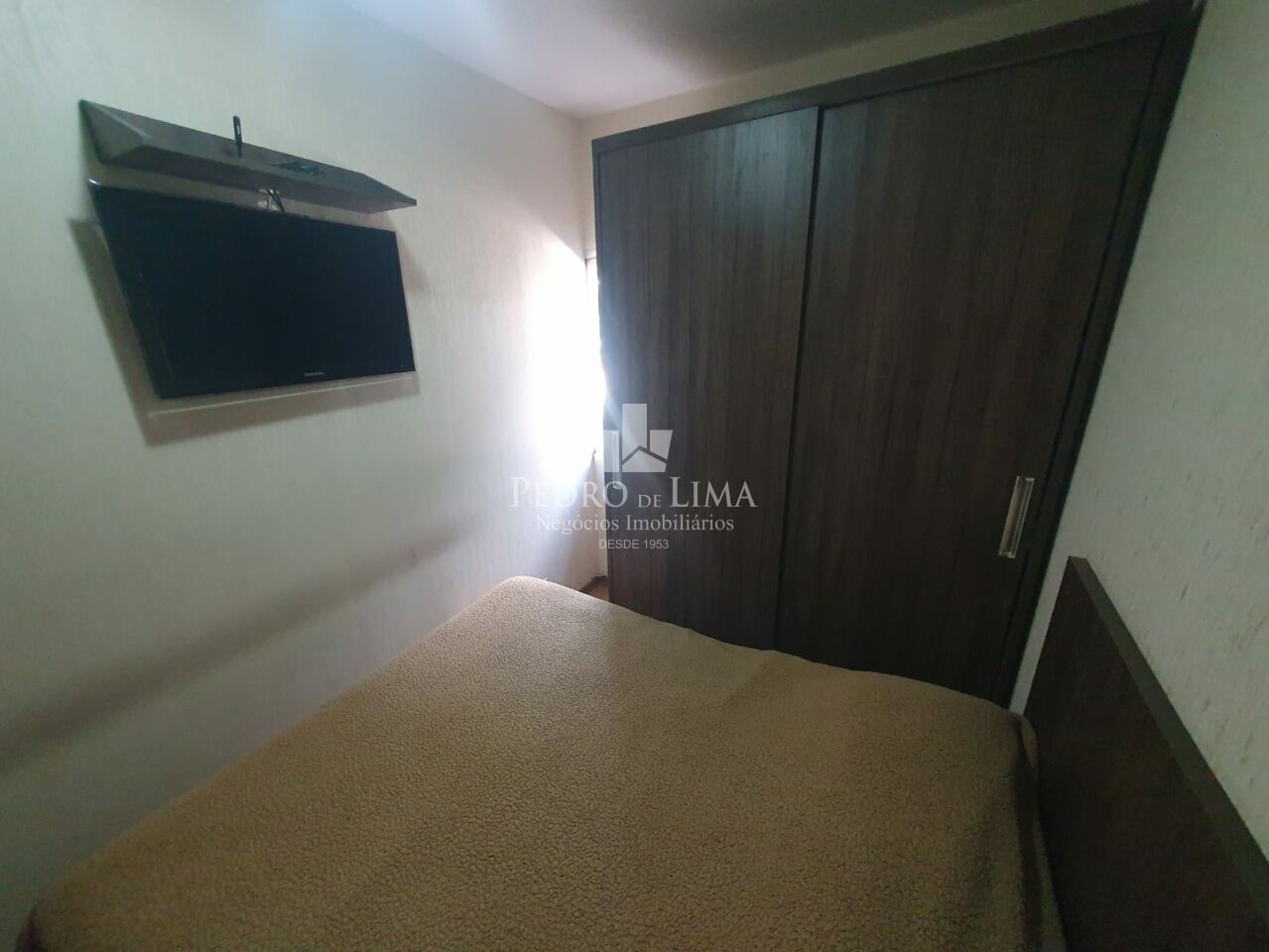 Sobrado Frontal, 4 dormitórios, 2 vagas na Água Rasa