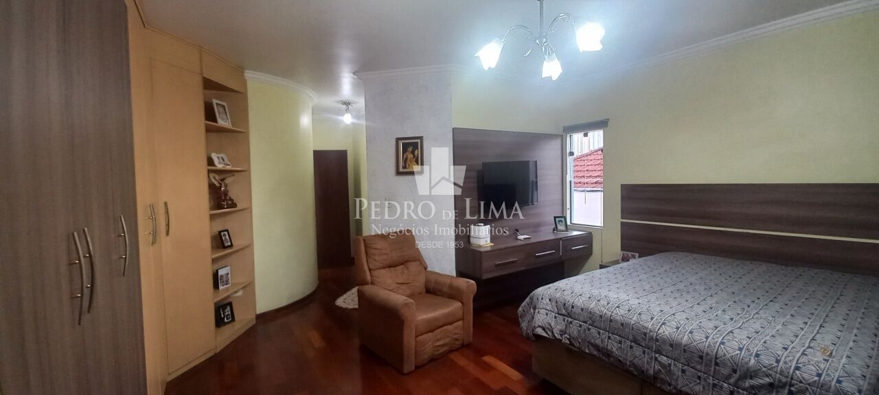 Sobrado com 3 quartos (1 suíte) 4 vagas de garagem - Vila Carrão 