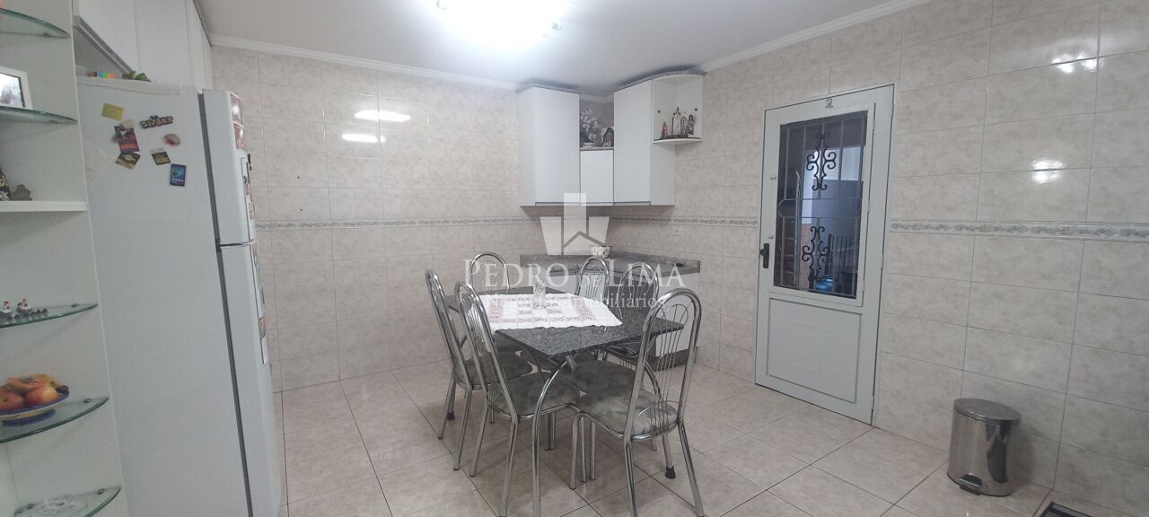 Sobrado com 3 quartos (1 suíte) 4 vagas de garagem - Vila Carrão 