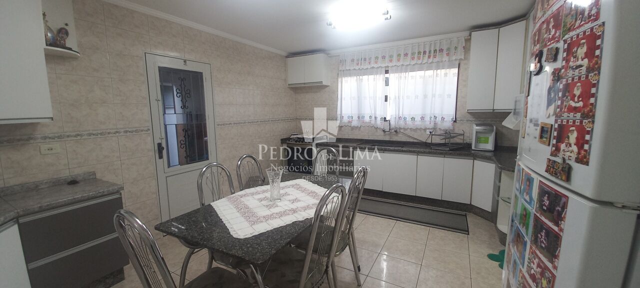 Sobrado com 3 quartos (1 suíte) 4 vagas de garagem - Vila Carrão 