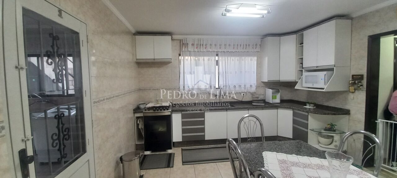 Sobrado com 3 quartos (1 suíte) 4 vagas de garagem - Vila Carrão 