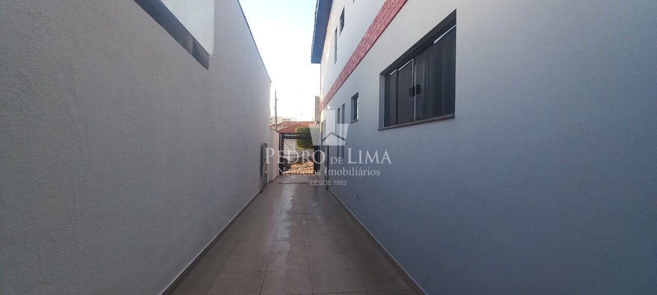 Sobrado com 3 quartos (1 suíte) 4 vagas de garagem - Vila Carrão 