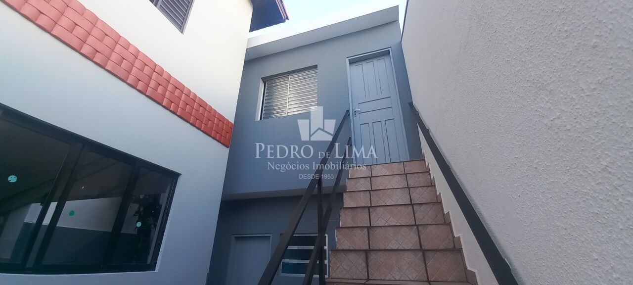 Sobrado com 3 quartos (1 suíte) 4 vagas de garagem - Vila Carrão 