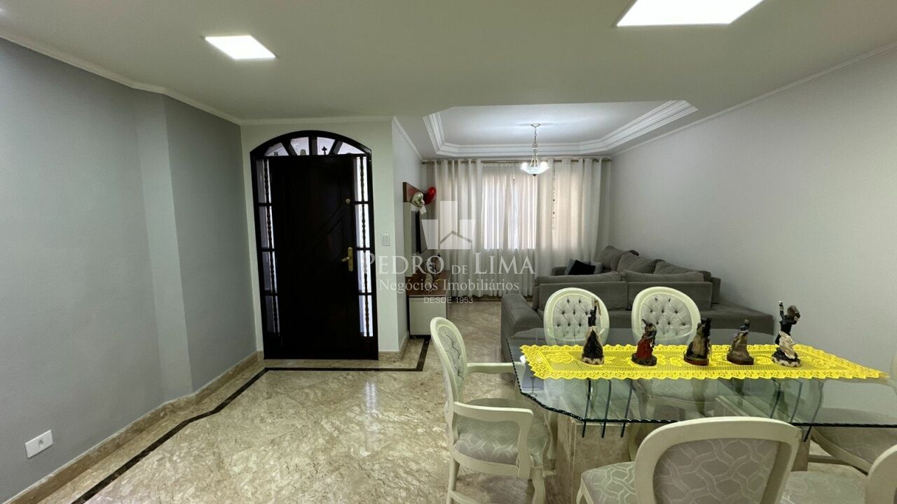 Sobrado com 3 quartos (1 suíte) 4 vagas de garagem - Vila Carrão 