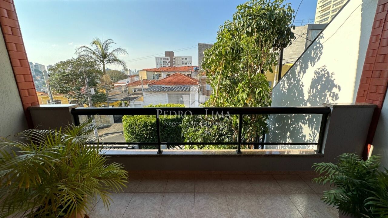 Sobrado com 3 quartos (1 suíte) 4 vagas de garagem - Vila Carrão 