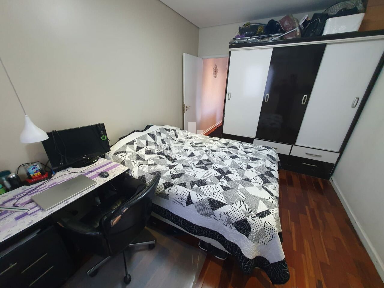 Casa de Vila no Tatuapé com 140m², 3 suítes, área com churrasqueira e forno de pizza.