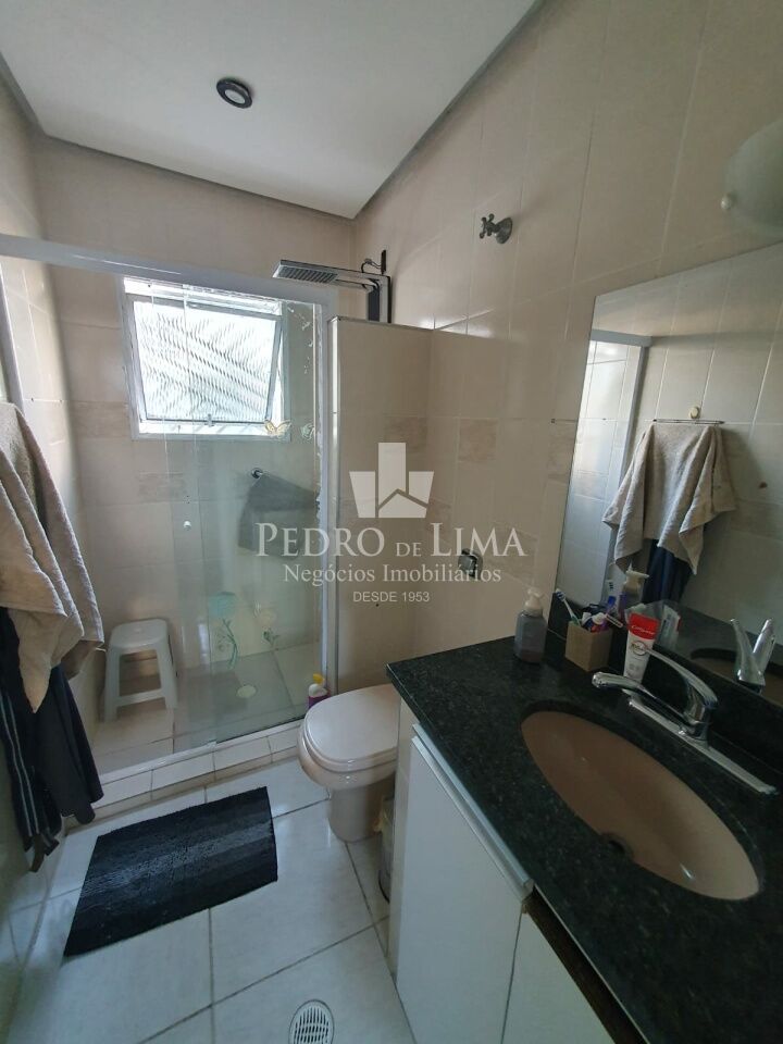 Casa de Vila no Tatuapé com 140m², 3 suítes, área com churrasqueira e forno de pizza.