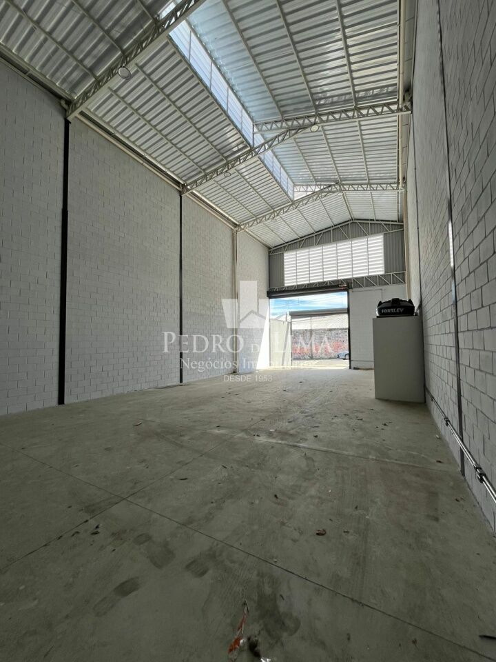 Galpão 10x21, pé direito 10m, entra caminhão container, rua larga baixo movimento, Vila Prudente