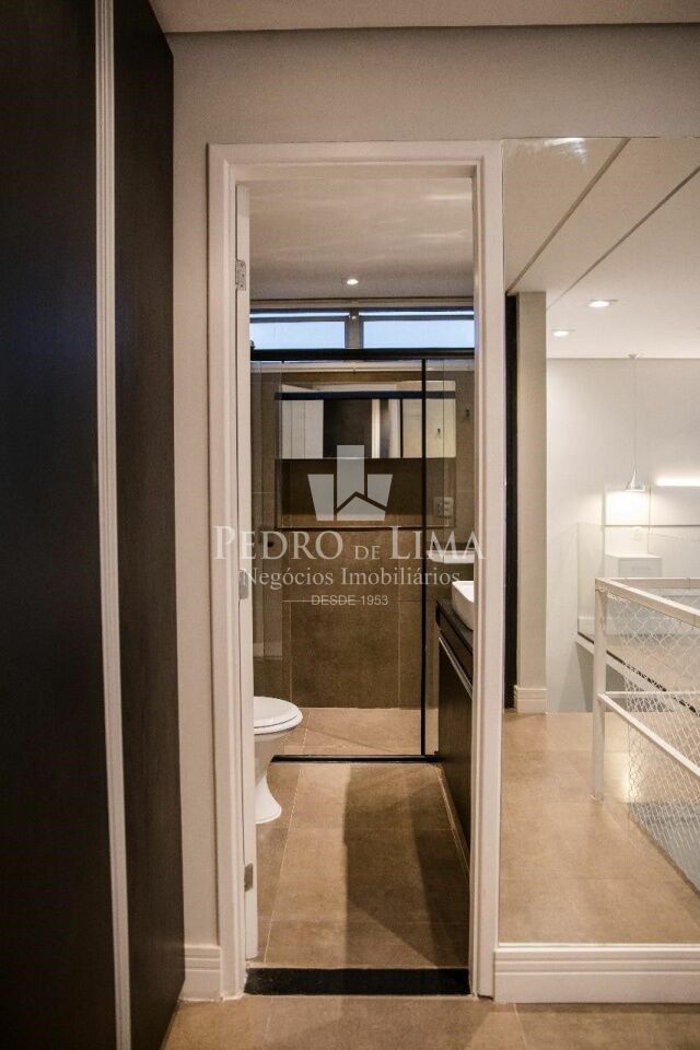 Loft Duplex de 86m² no Morumbi com móveis planejados. Condomínio Urban Loft