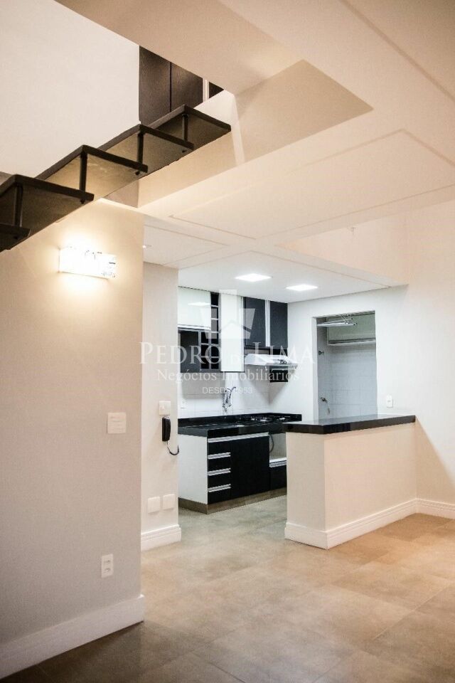 Loft Duplex de 86m² no Morumbi com móveis planejados. Condomínio Urban Loft