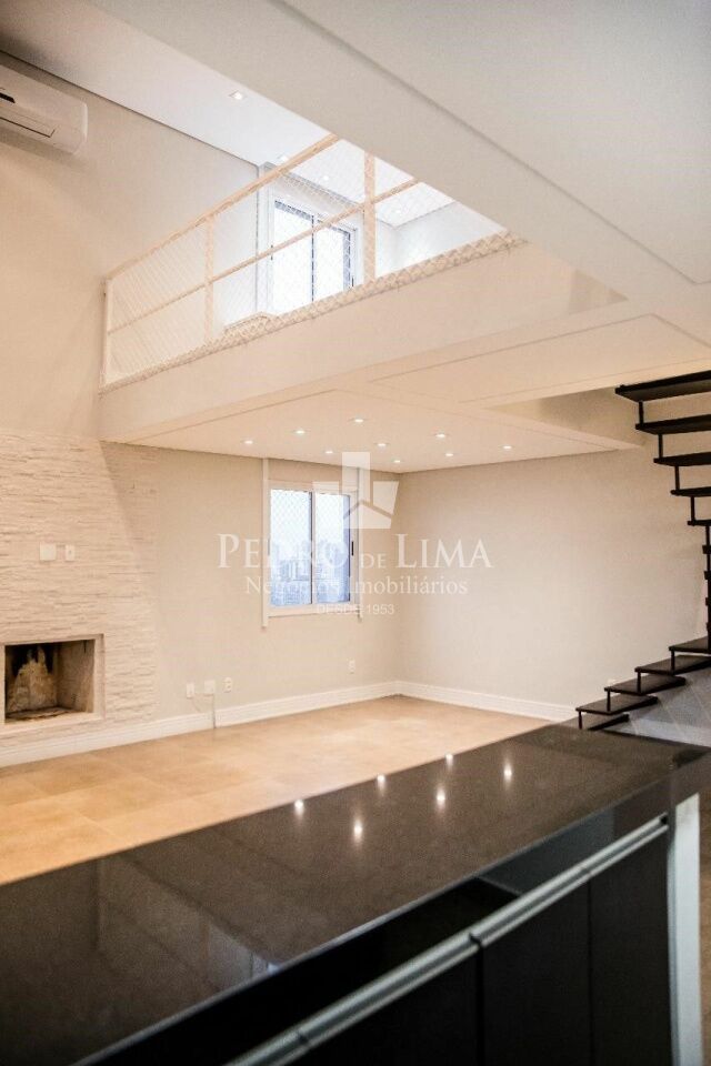Loft Duplex de 86m² no Morumbi com móveis planejados. Condomínio Urban Loft